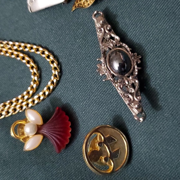 💙4/$20 - 8 Pins Broches - Picture 2 of 4